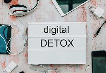 4 Digital Detox Steps to Save $150 a Month